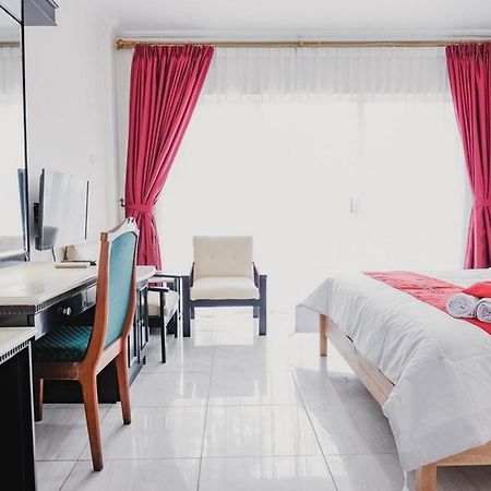 RedDoorz Plus near Pelabuhan Merak Cilegon Exterior foto