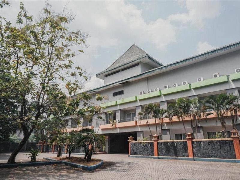 RedDoorz Plus near Pelabuhan Merak Cilegon Exterior foto