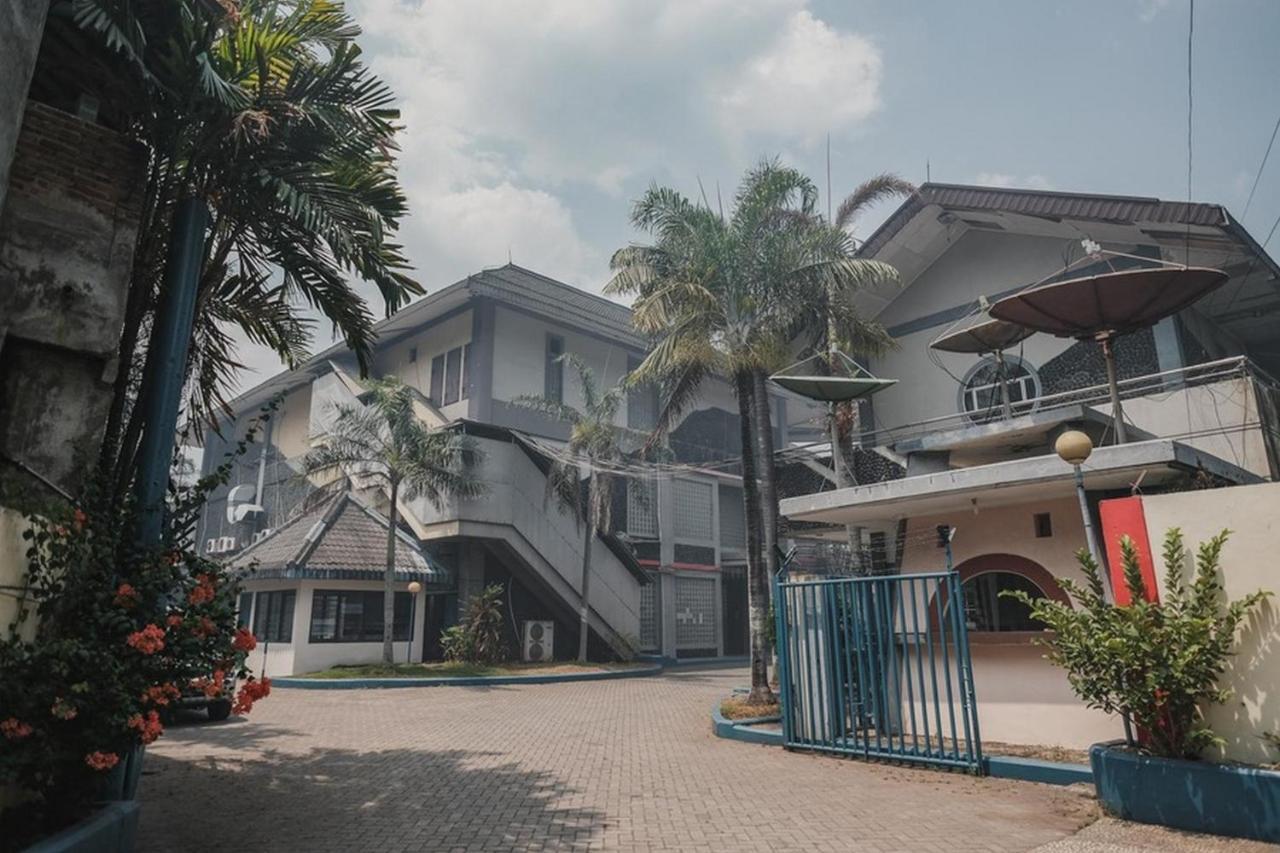 RedDoorz Plus near Pelabuhan Merak Cilegon Exterior foto