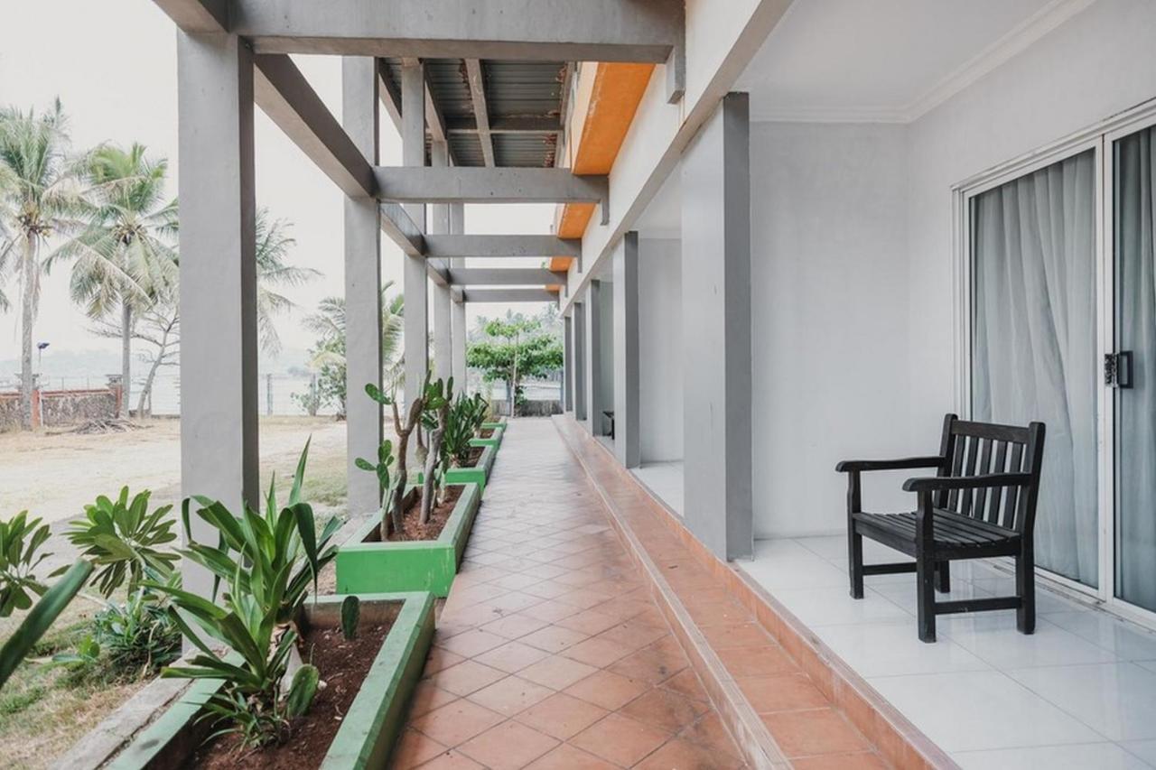 RedDoorz Plus near Pelabuhan Merak Cilegon Exterior foto
